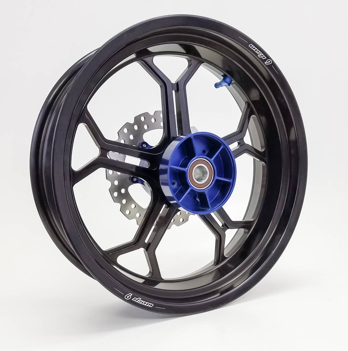 Switch rear_1190x1200.jpg